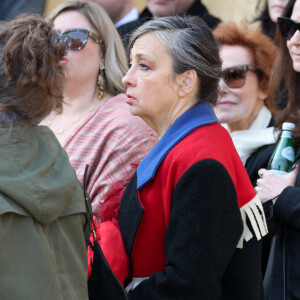 Catherine Ringer - Obsèques de la chanteuse Régine au Crematorium du cimetière du Père-Lachaise à Paris. Le 9 mai 2022 © Jacovides-Moreau / Bestimage 