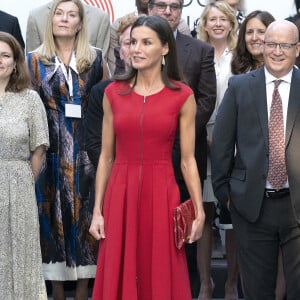La reine Letizia assiste aux tables rondes "Avantages compétitifs du tournage en Espagne" à Madrid le 9 mai 2022. 