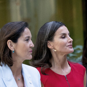 La reine Letizia assiste aux tables rondes "Avantages compétitifs du tournage en Espagne" à Madrid le 9 mai 2022. 