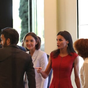 La reine Letizia d'Espagne assiste à la table ronde sur le thème "Avantages compétitifs du tournage en Espagne" à l'auditorium "ICEX" à Madrid, le 9 mai 2022. 