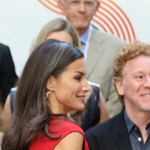 La reine Letizia d'Espagne assiste à la table ronde sur le thème "Avantages compétitifs du tournage en Espagne" à l'auditorium "ICEX" à Madrid, le 9 mai 2022. 