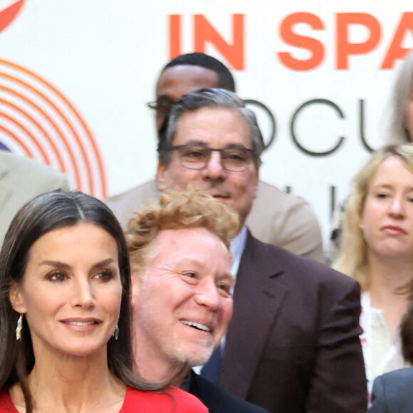 La reine Letizia d'Espagne assiste à la table ronde sur le thème "Avantages compétitifs du tournage en Espagne" à l'auditorium "ICEX" à Madrid, le 9 mai 2022. 