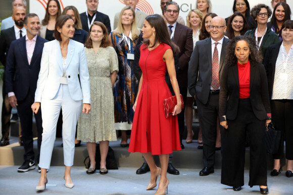 La reine Letizia d'Espagne assiste à la table ronde sur le thème "Avantages compétitifs du tournage en Espagne" à l'auditorium "ICEX" à Madrid, le 9 mai 2022. 
