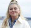 Louane Emera - Photocall de la série "Visions" lors de la 5e saison du festival International des Séries "Canneseries" © Denis Guignebourg/Bestimage 