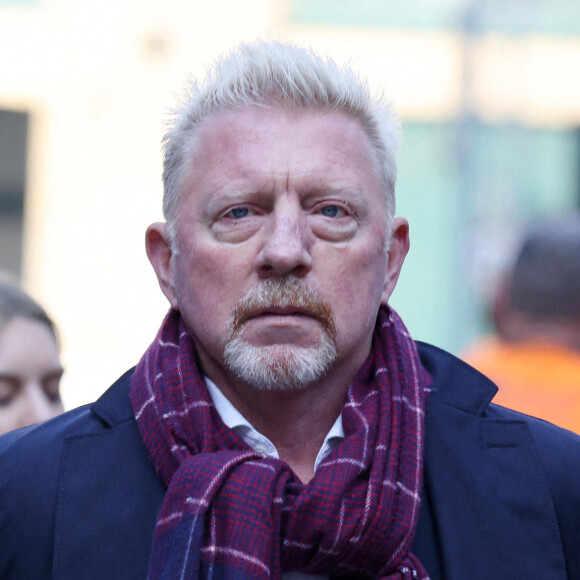 Le procès de Boris Becker, qui risque la prison pour des fraudes liées à sa banqueroute, s'ouvre lundi à Londres pour trois semaines - Boris Becker et sa compagne Lilian de Carvahlo Monteiro arrivent au tribunal à Londres.