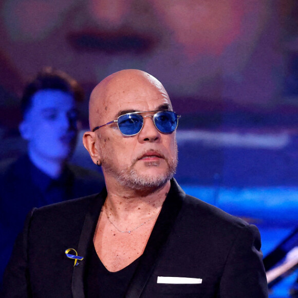 Pascal Obispo, Florent Pagny - Emission spéciale "Unis pour l'Ukraine" à la Maison de la Radio et de la Musique, diffusée en direct sur France 2 et présentée par Nagui et Leïla.Kaddour à Paris le 8 mars 2022. . © Cyril Moreau / Jack Tribeca / Bestimage 