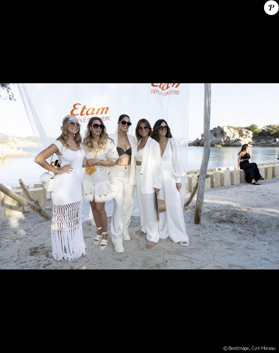 Iris Mittenaere - Photocall lors du défilé Etam Croisière 2022 au Domaine de Murtoli, Corse le 12 mai 2022 © Cyril Moreau / Bestimage