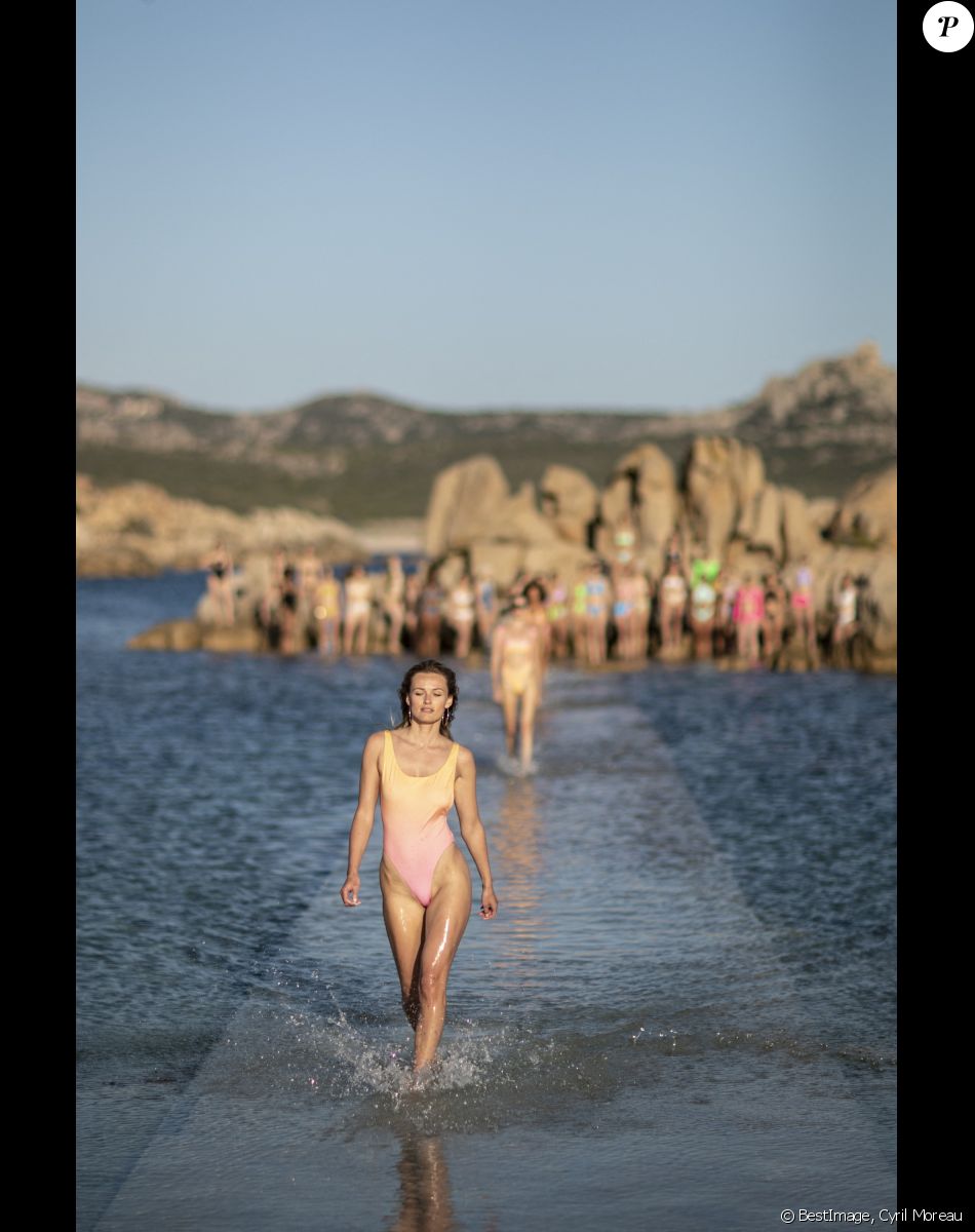 Défilé Etam Croisière 2022 au Domaine de Murtoli, Corse le 12 mai 2022. © Cyril Moreau / Bestimage