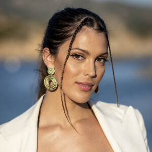 Iris Mittenaere - Front row et people lors du défilé Etam Croisière au Domaine de Murtoli, Corse © Cyril Moreau / Bestimage 