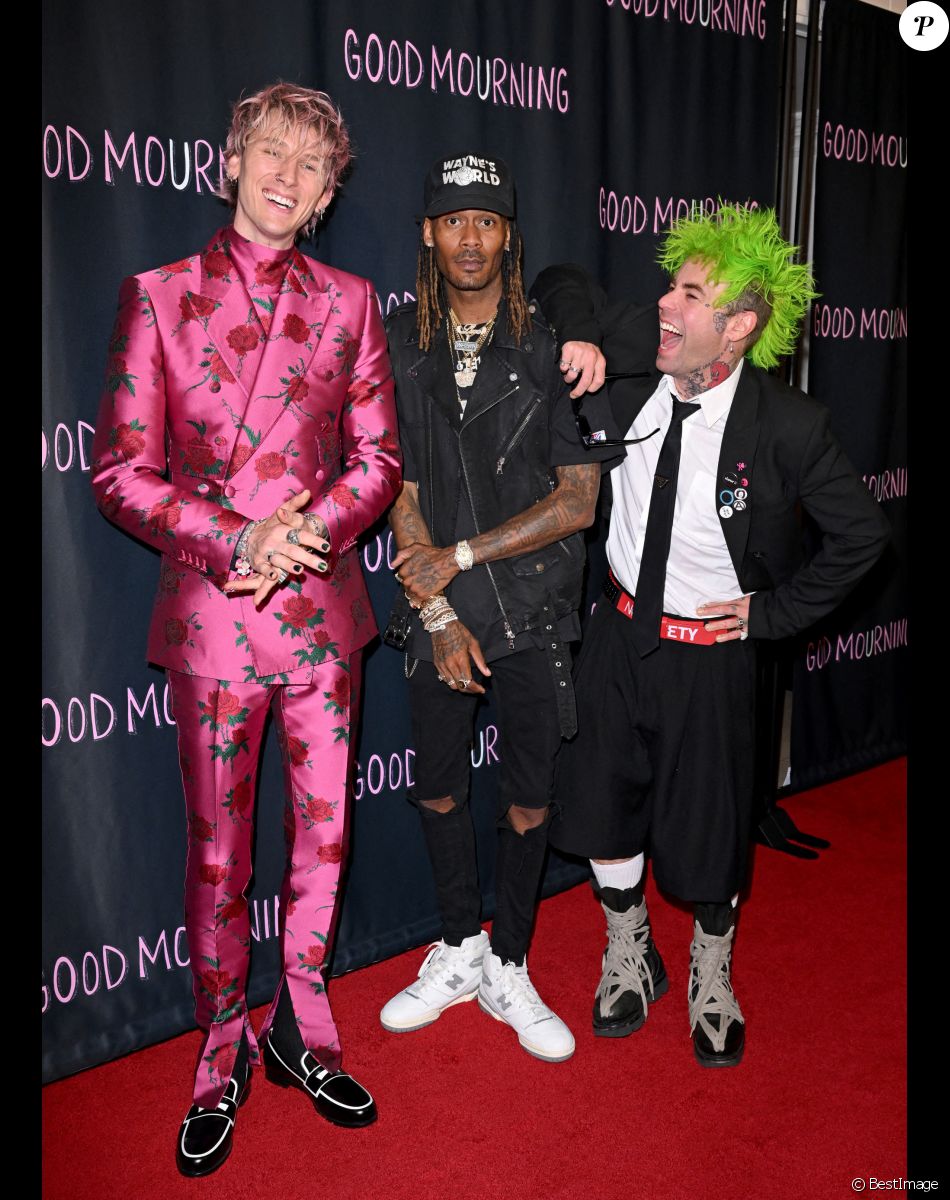 Machine Gun Kelly, GaTa, et Mod Sun. - Photocall du film "Good Mourning" à Los Angeles, le 12 mai 2022.