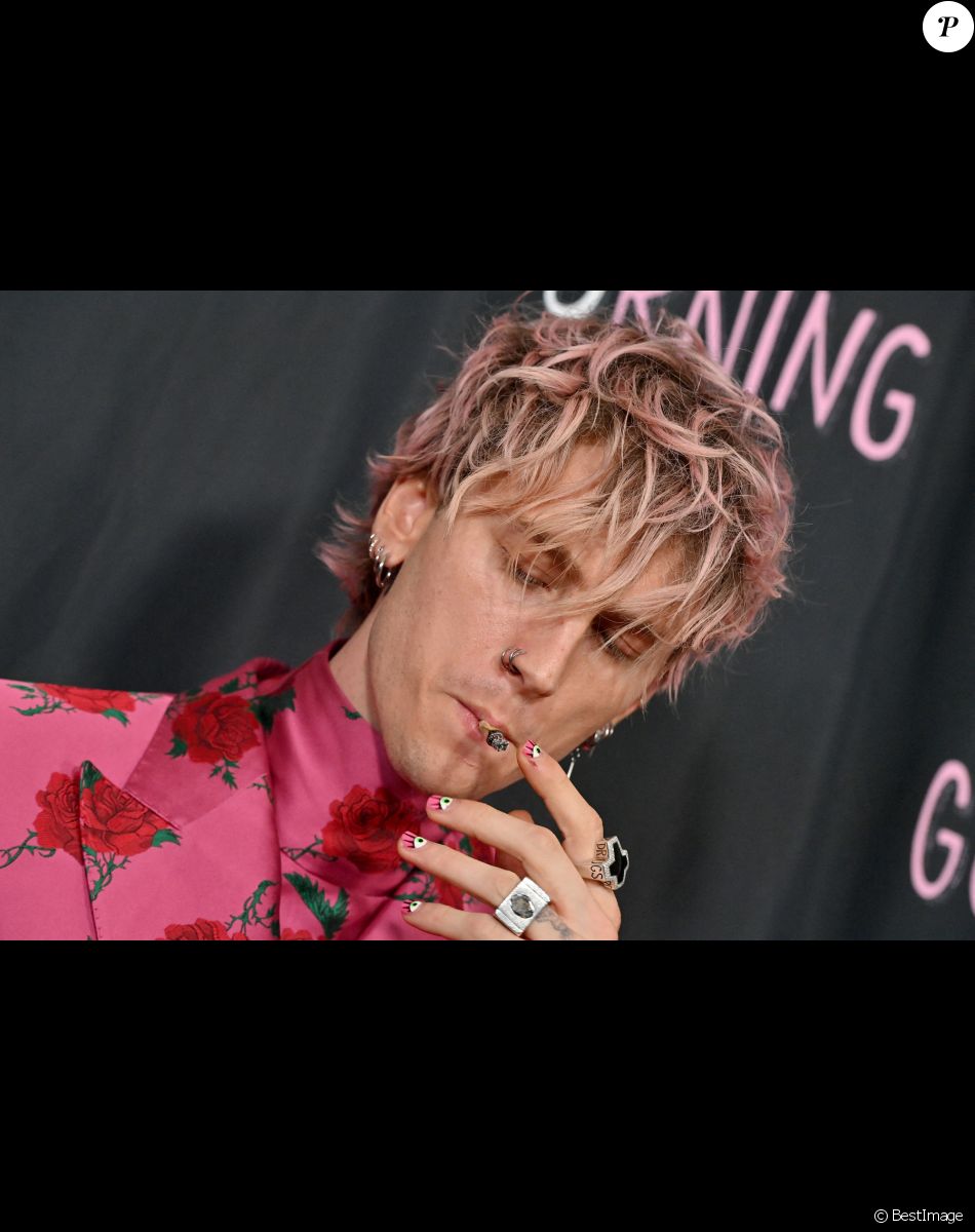 Machine Gun Kelly. - Photocall du film "Good Mourning" à Los Angeles, le 12 mai 2022.