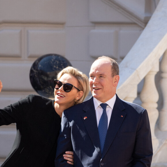 Le président Chinois et sa femme sont accueillis par le prince Albert II de Monaco et la princesse Charlene dans la cour d'honneur du Palais à Monaco le 24 Mars 2019. © Olivier Huitel / Pool / Bestimage 