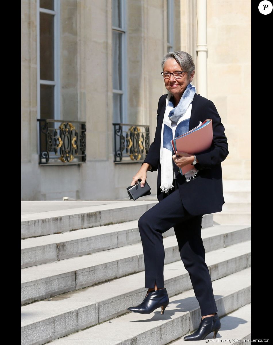 Elisabeth Borne, ministre des Transports - Le président de la République française réunit des acteurs de la politique de la Ville au Palais de l'Elysée à Paris, France, le 22 mai 2018.