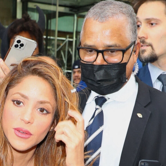 Shakira quitte la soirée "NBC Universal Upfronts" à New York le 16 mai 2022. 