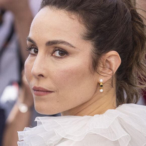 Noomi Rapace lors du photocall du jury officiel lors du 75ème Festival International du Film de Cannes, au Palais des Festivals de Cannes à Cannes, France, le 17 mai 2022. © Cyril Moreau/Bestimage 