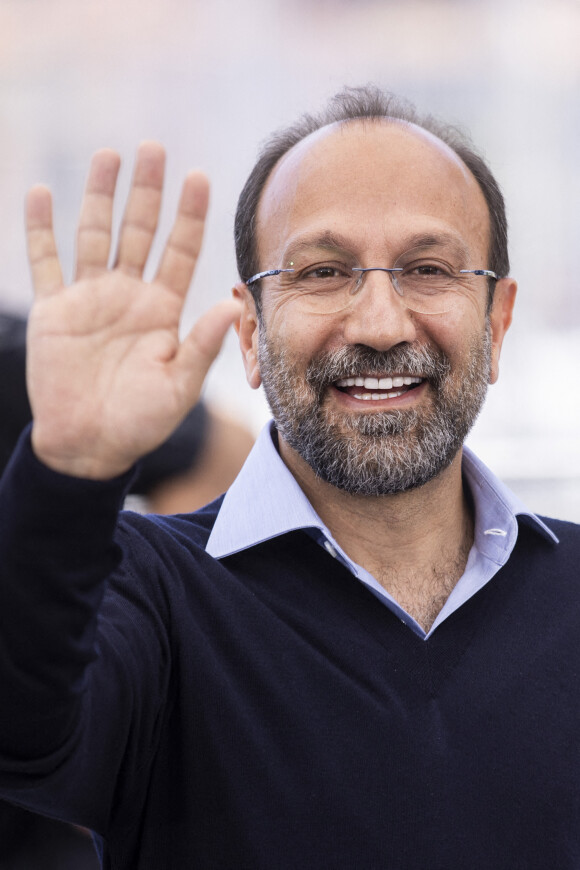 Asghar Farhadi lors du photocall du jury officiel lors du 75ème Festival International du Film de Cannes, au Palais des Festivals de Cannes à Cannes, France, le 17 mai 2022. © Cyril Moreau/Bestimage 