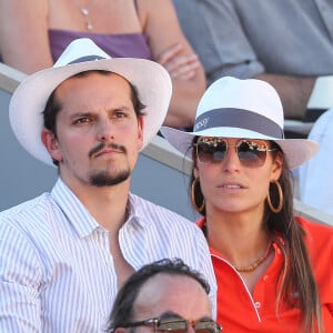 Laury Thilleman (Miss France 2011) et son compagnon le chef cuisinier Juan Arbelaez dans les tribunes lors des internationaux de tennis de Roland Garros à Paris, France, le 1er juin 2019. © Jacovides-Moreau/Bestimage 