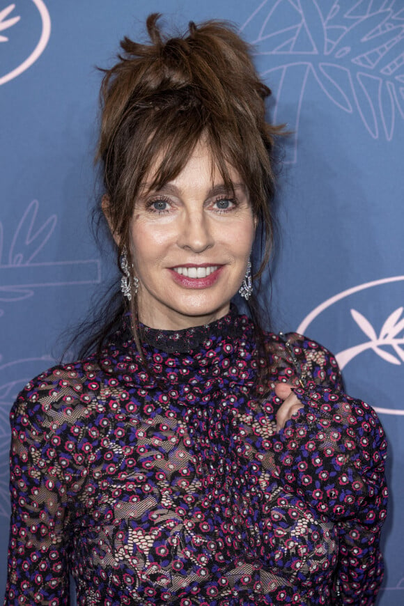 Anne Parillaud (Bijoux Messika) - Photocall du dîner d'ouverture du 75ème Festival International du Film de Cannes. Le 17 mai 2022