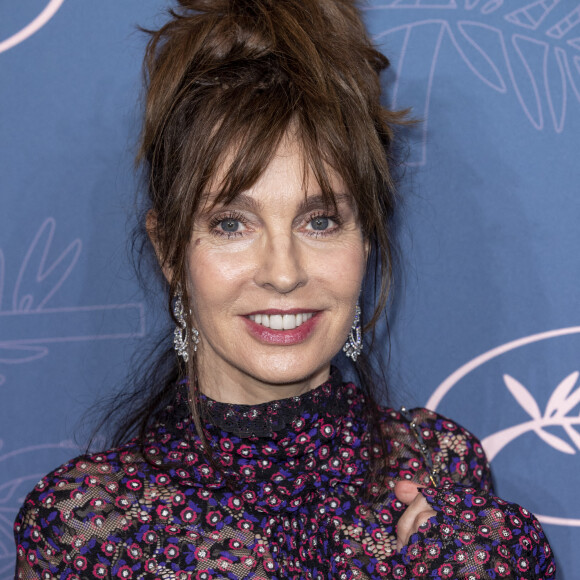 Anne Parillaud (Bijoux Messika) - Photocall du dîner d'ouverture du 75ème Festival International du Film de Cannes. Le 17 mai 2022