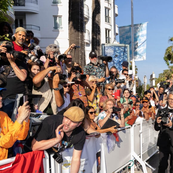 Exclusif - Anne Parillaud - Arrivées des célébrités à bord des voitures officielles pour la montée des marches du film "Coupez !" à l'occasion de la cérémonie d'ouverture du 75ème Festival International du Film de Cannes le 17 mai 2022.