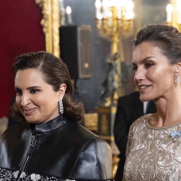 Le roi Felipe VI et la reine Letizia d'Espagne recoivent l'émir du Qatar Sheikh Tamim Bin Hamad Al Thani et sa femme la Sheikha Jawaher Bint Hamad Bin Suhaim Al Thani, pour un dîner d'Etat au Palais royal de Madrid, le 17 mai 2022.