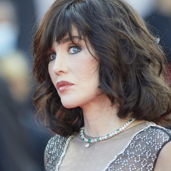 Isabelle Adjani - Montée des marches du film " De son vivant " lors du 74ème Festival International du Film de Cannes. Le 10 juillet 2021 © Borde-Jacovides-Moreau / Bestimage