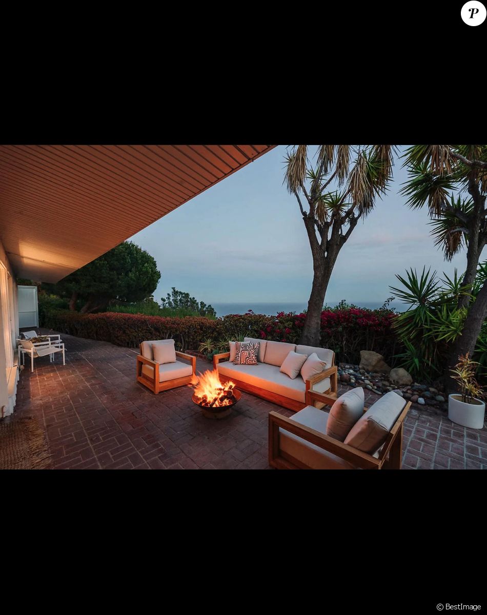Emma Stone vend sa villa à Malibu pour 4.3 millions de dollars.