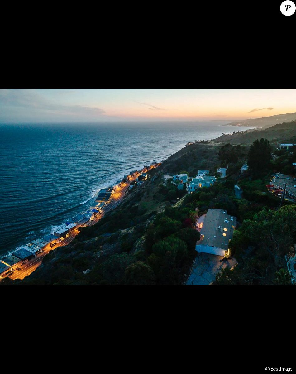 Emma Stone vend sa villa à Malibu pour 4.3 millions de dollars.