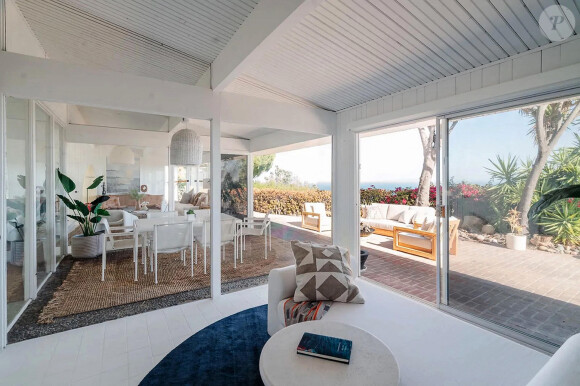 Emma Stone vend sa villa à Malibu pour 4.3 millions de dollars. 