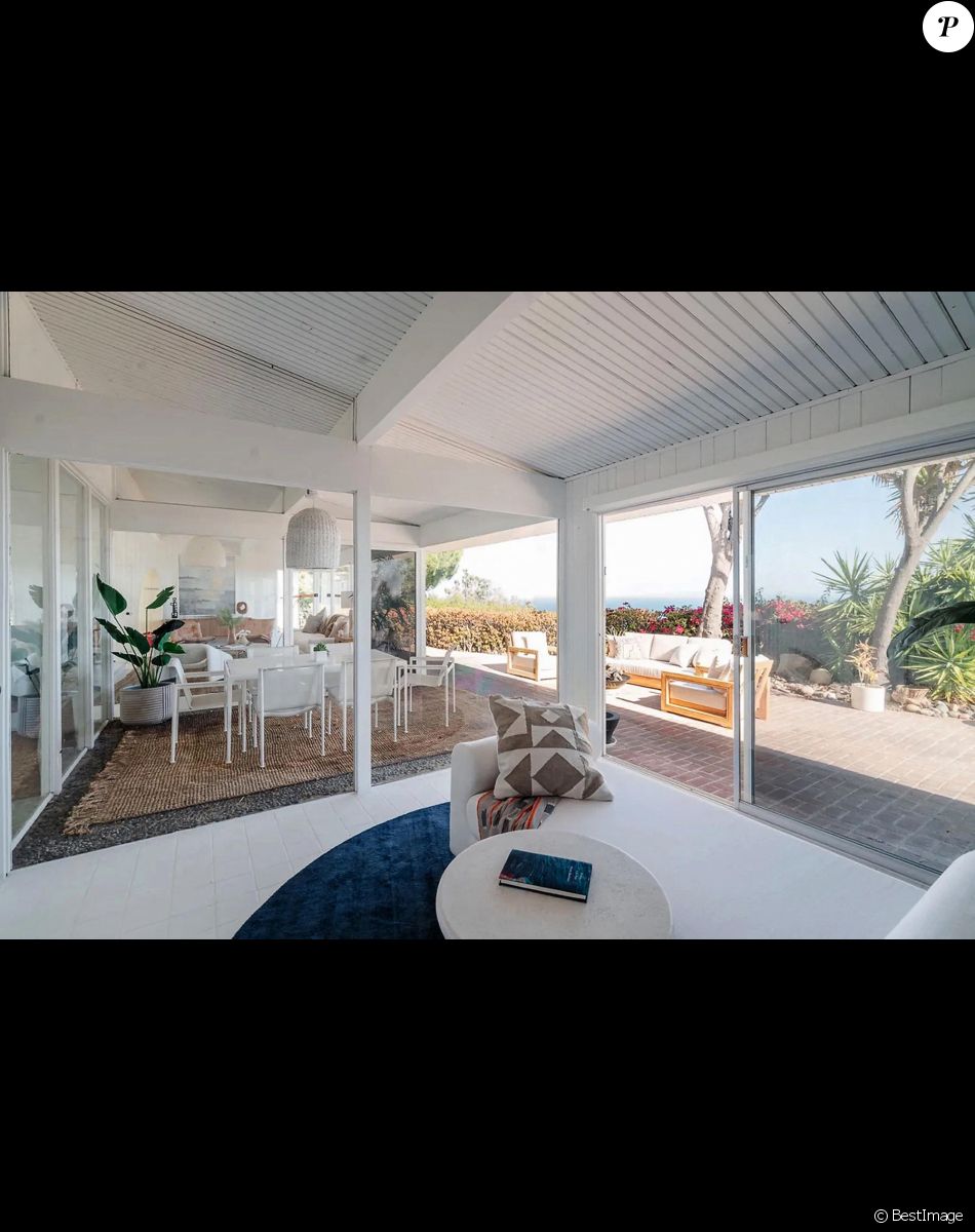 Emma Stone vend sa villa à Malibu pour 4.3 millions de dollars.