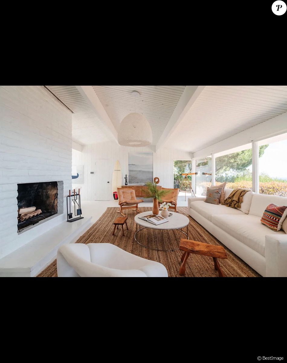 Emma Stone vend sa villa à Malibu pour 4.3 millions de dollars.
