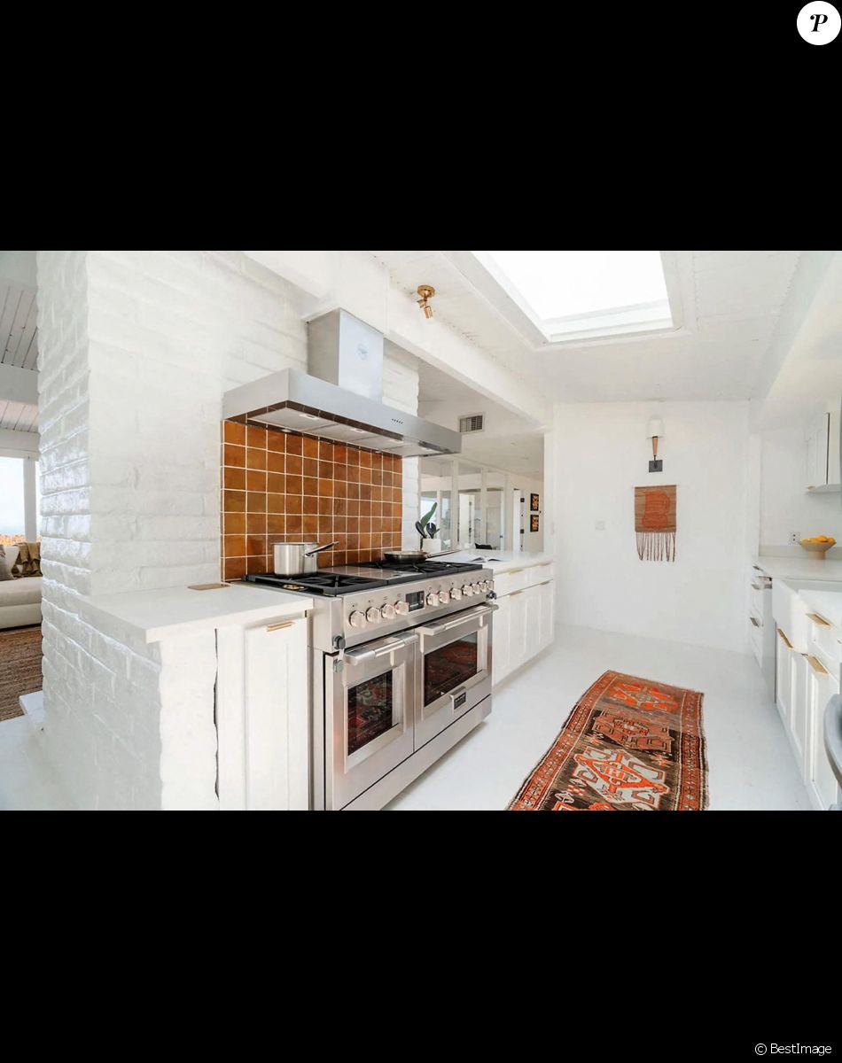 Emma Stone vend sa villa à Malibu pour 4.3 millions de dollars.