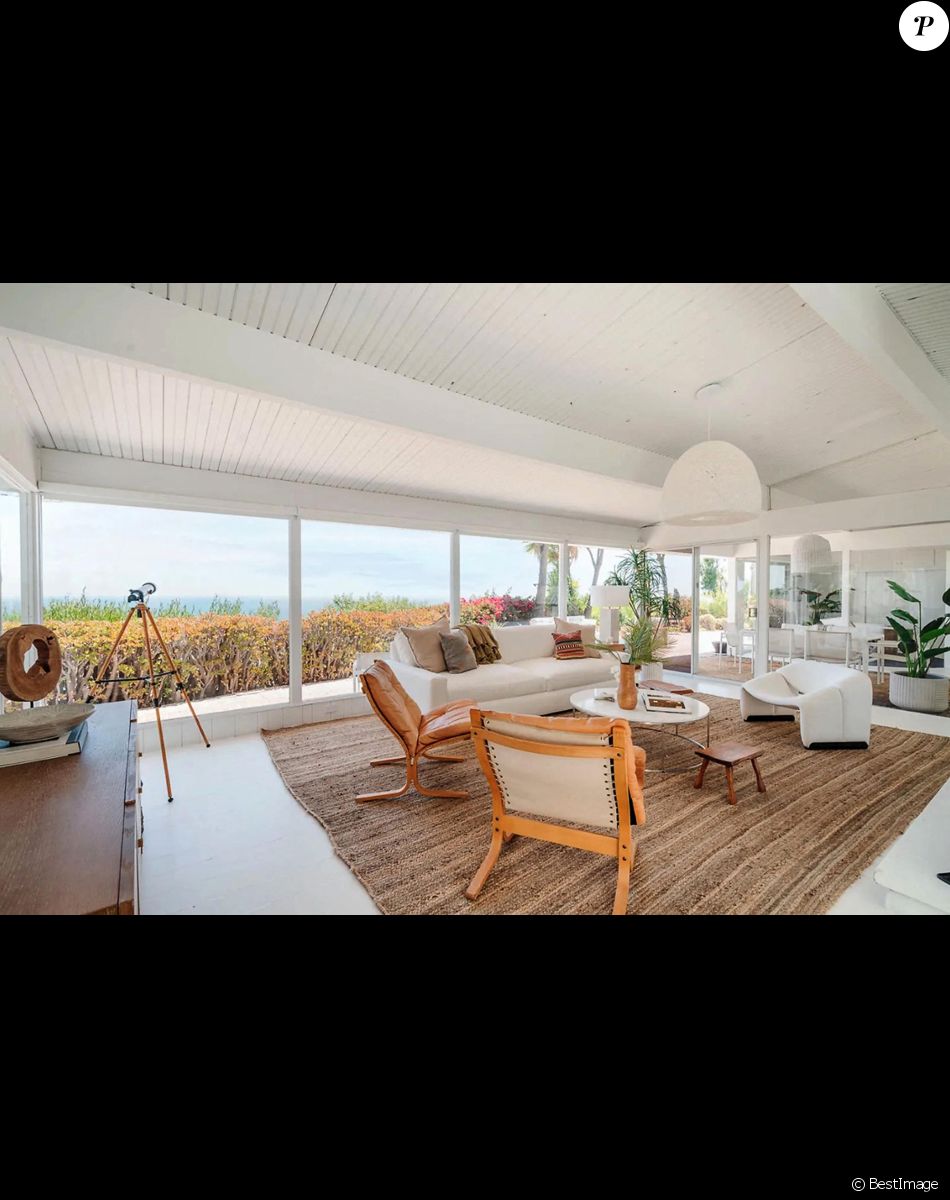Emma Stone vend sa villa à Malibu pour 4.3 millions de dollars.