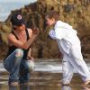 Victoria Beckham s'offre un moment de détente à la plage de Malibu avec ses fils Romeo, Cruz et Brooklyn le 31 janvier 2010