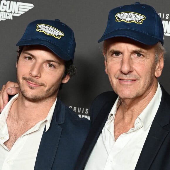 Bernard de La Villardière avec son fils Nicolas - Avant-première du film "Top Gun Maverick" à l'UGC Normandie à Paris. © Coadic Guirec/Bestimage