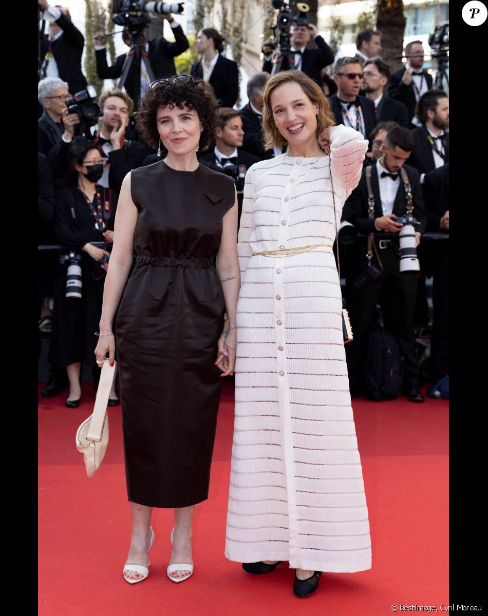 Marie Kreutzer, Vicky Krieps - Montée des marches du film " Three Thousand Years of Longing (3000 ans à t'attendre) " lors du 75ème Festival International du Film de Cannes. Le 20 mai 2022 © Cyril Moreau / Bestimage