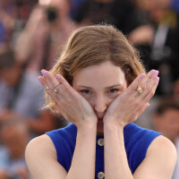 "Un joli moment" : Vicky Krieps, dernière compagne de Gaspard Ulliel, émue à Cannes