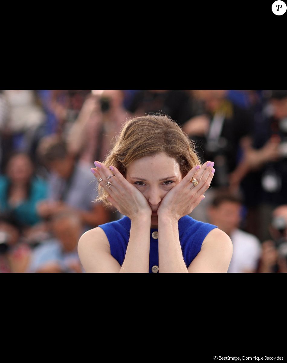 Vicky Krieps au photocall de "Plus Que Jamais" lors du 75e Festival International du Film de Cannes © Dominique Jacovides/Bestimage
