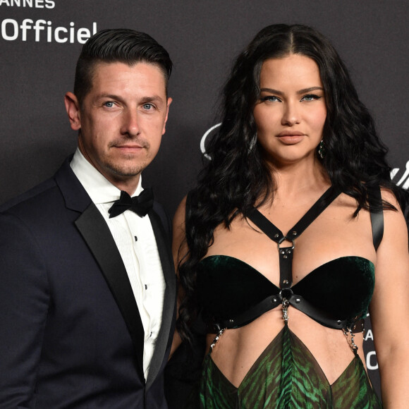 Andre Lemmars et sa compagne Adriana Lima (enceinte) - Photocall de la soirée "Chopard Loves Cinema" lors du 75ème Festival International du Film de Cannes. © Olivier Borde / Bestimage 