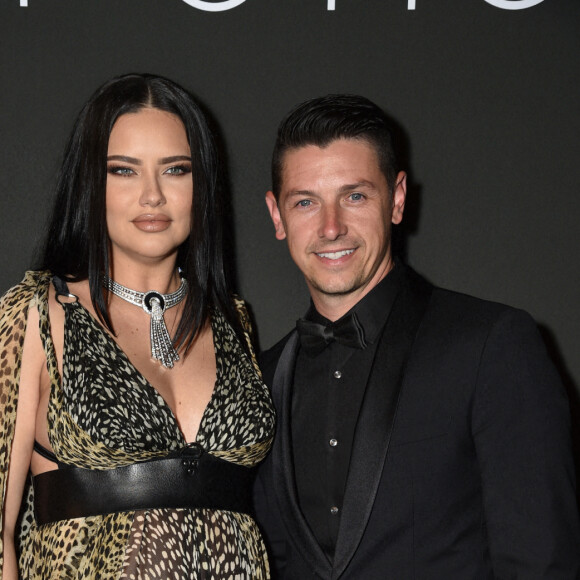 Adriana Lima (enceinte) et son compagnon Andre Lemmers - Soirée "Women In Motion" au Château de la Castre lors du 75e Festival de Cannes. Le 22 mai 2022. © Olivier Borde / Bestimage