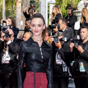 Charlotte Le Bon - Montée des marches du film " Heojil Kyolshim (Decision To Leave) " lors du 75ème Festival International du Film de Cannes. Le 23 mai 2022 © Olivier Borde / Bestimage 