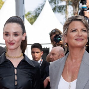 Charlotte Le Bon, Brigitte Paquette - Montée des marches du film " Heojil Kyolshim (Decision To Leave) " lors du 75ème Festival International du Film de Cannes. Le 23 mai 2022 © Olivier Borde / Bestimage 