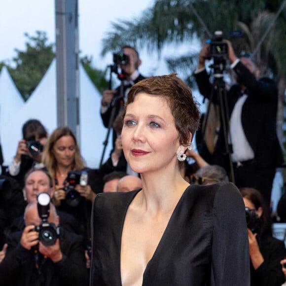 Maggie Gyllenhaal - Montée des marches du film " Les crimes du futur " lors du 75ème Festival International du Film de Cannes. Le 23 mai 2022 © Olivier Borde / Bestimage 