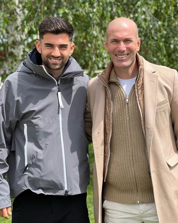 Enzo Zidane est très proche des membres de son clan, ses parents, ses frères et sa petite amie Karen.