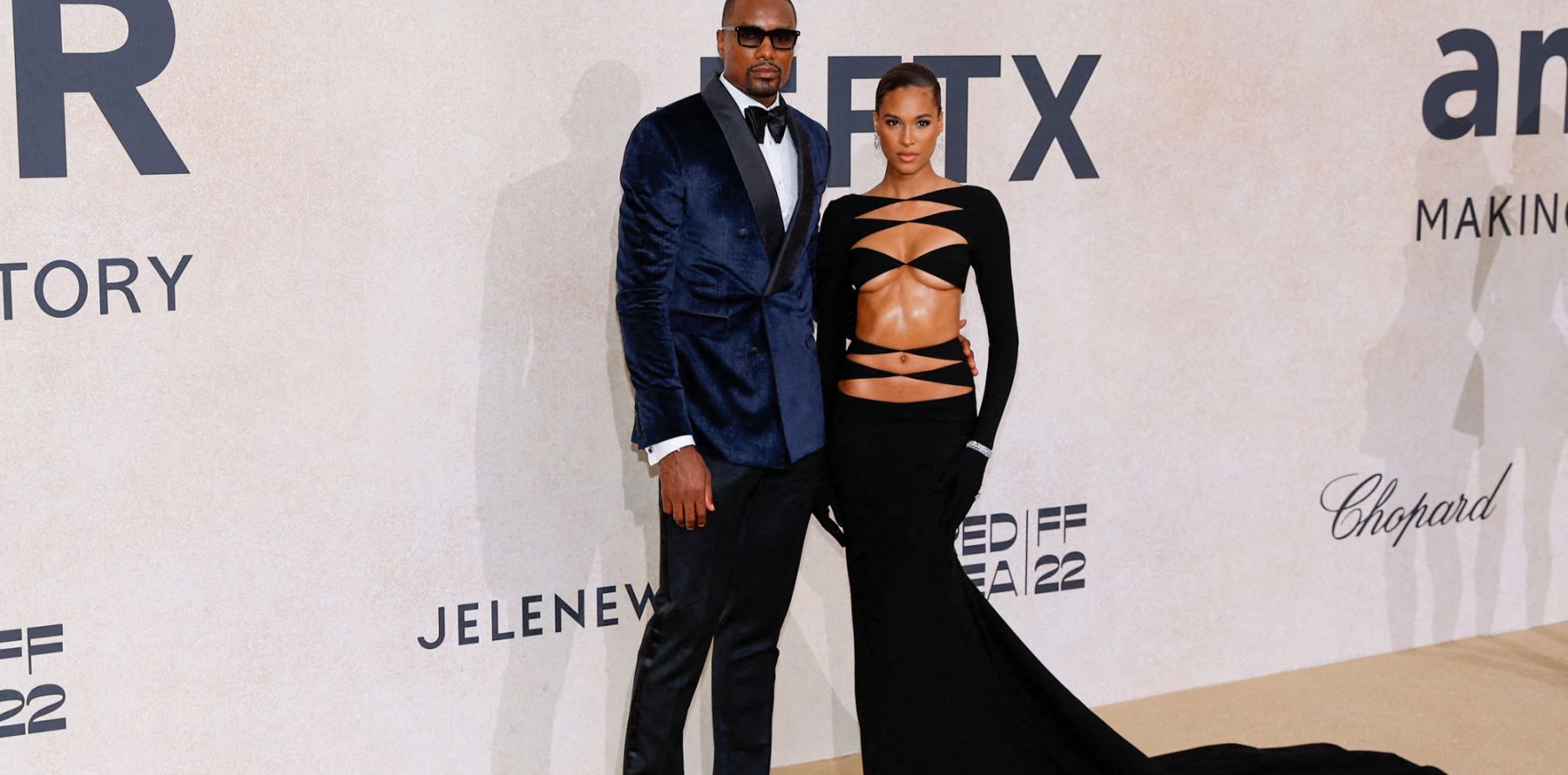 AmfAR 2022 : Cindy Bruna poitrine à l'air pour officialiser son couple