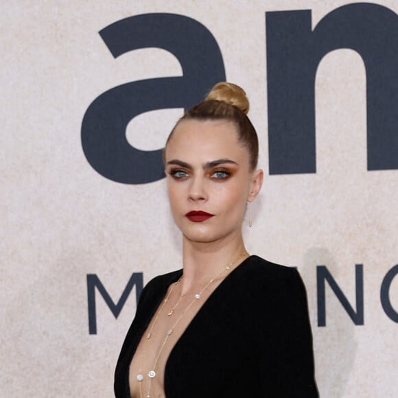 Cara Delevingne - Photocall du gala de l'AmFar 2022 à l'Hôtel du Cap-Eden-Roc à Antibes le 26 mai 2022. © Cyril Moreau / Bestimage