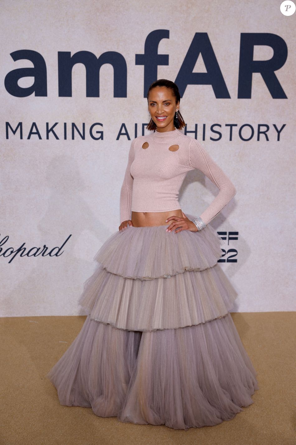Noémie Lenoir - Photocall du gala de l'AmFar 2022 à l'Hôtel du Cap-Eden