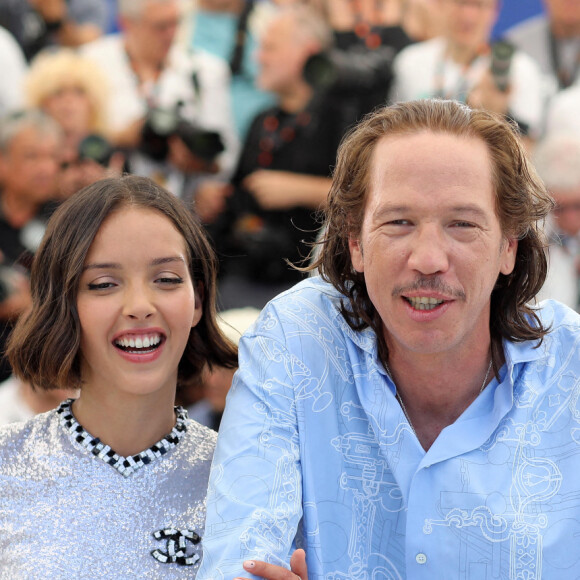 Lyna Khoudri, Reda Kateb - Photocall du film "Nos Frangins" lors du 75e Festival International du Film de Cannes, le 24 mai 2022. © Dominique Jacovides / Bestimage
