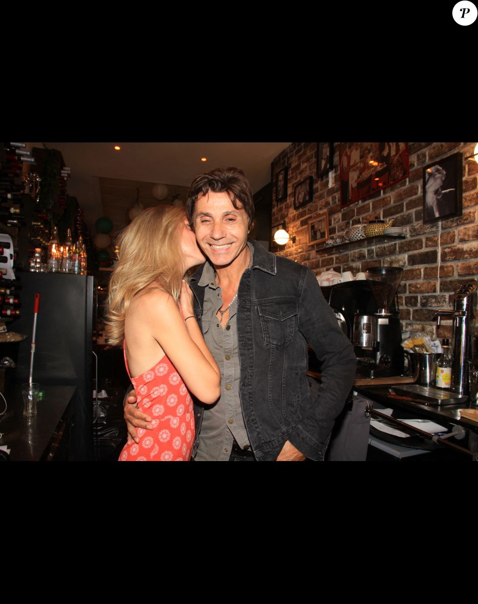 Exclusif - Jean-Luc Lahaye et sa compagne Paola - Dîner au restaurant "Alfredo Positano" à Paris. Le 7 juillet 2020 © Baldini / Bestimage