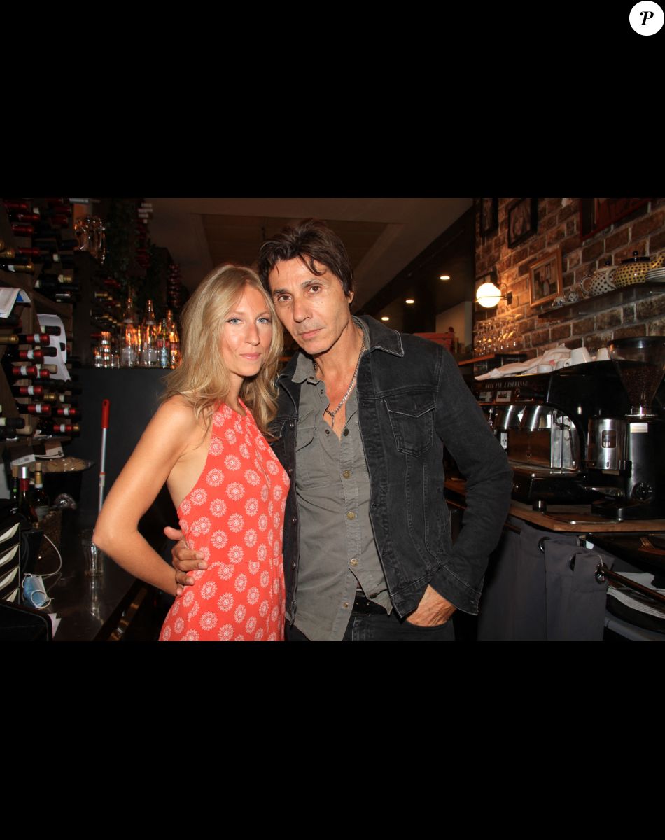 Exclusif - Jean-Luc Lahaye et sa compagne Paola - Dîner au restaurant "Alfredo Positano" à Paris. Le 7 juillet 2020 © Baldini / Bestimage